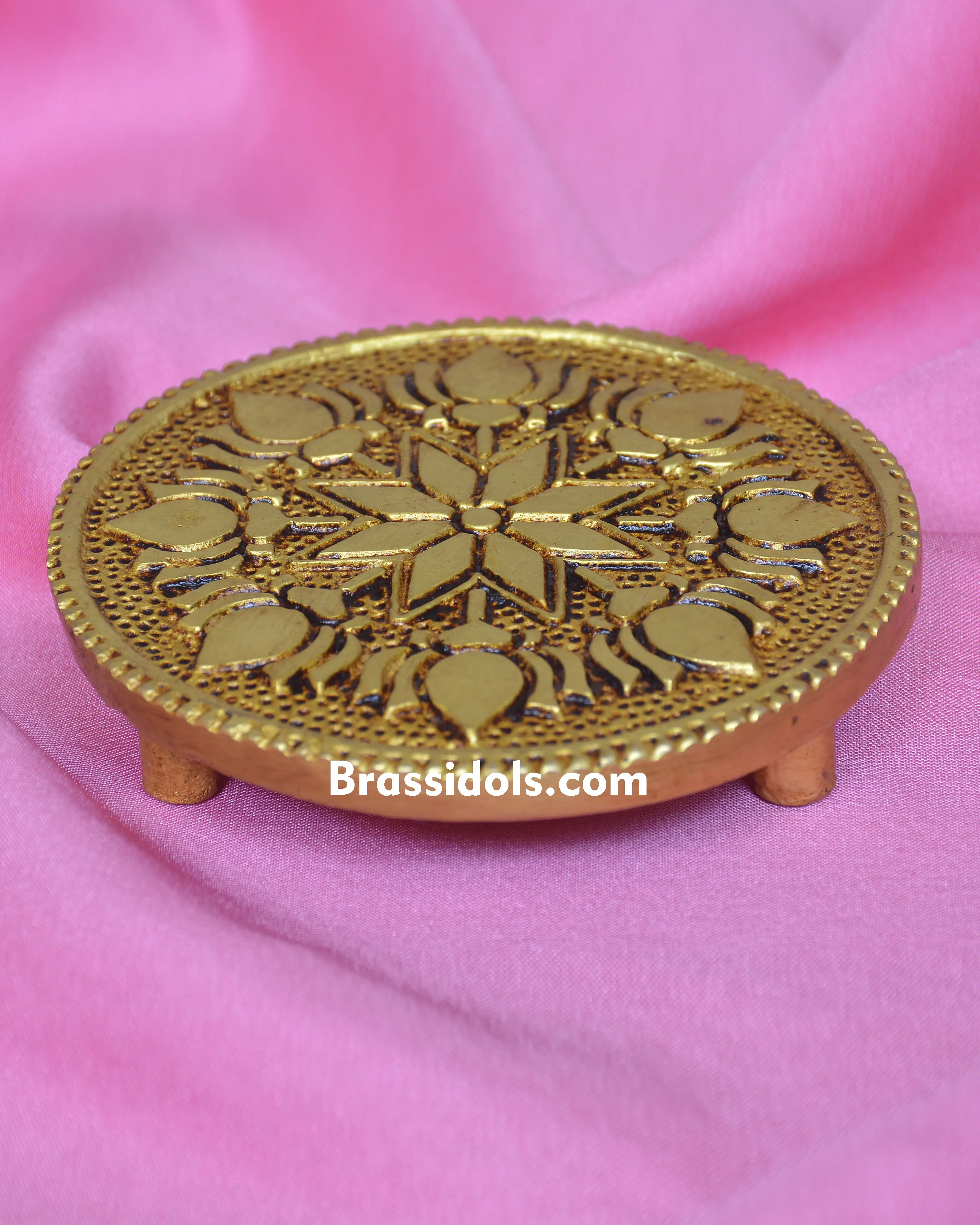 ROUND LOTUS DESIGN CHOKI - image 1