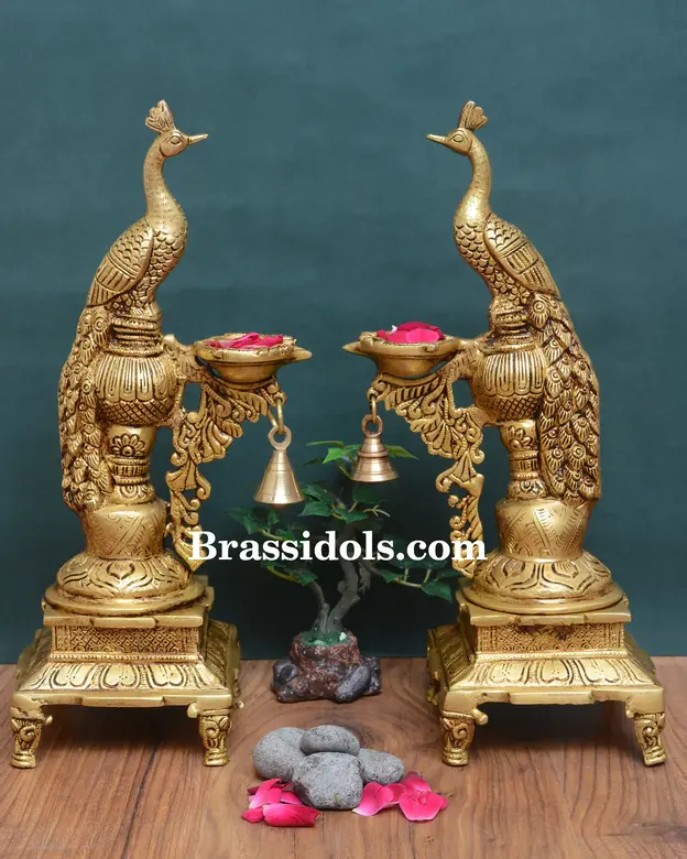 Choki Standing Peacock Divya - image 1