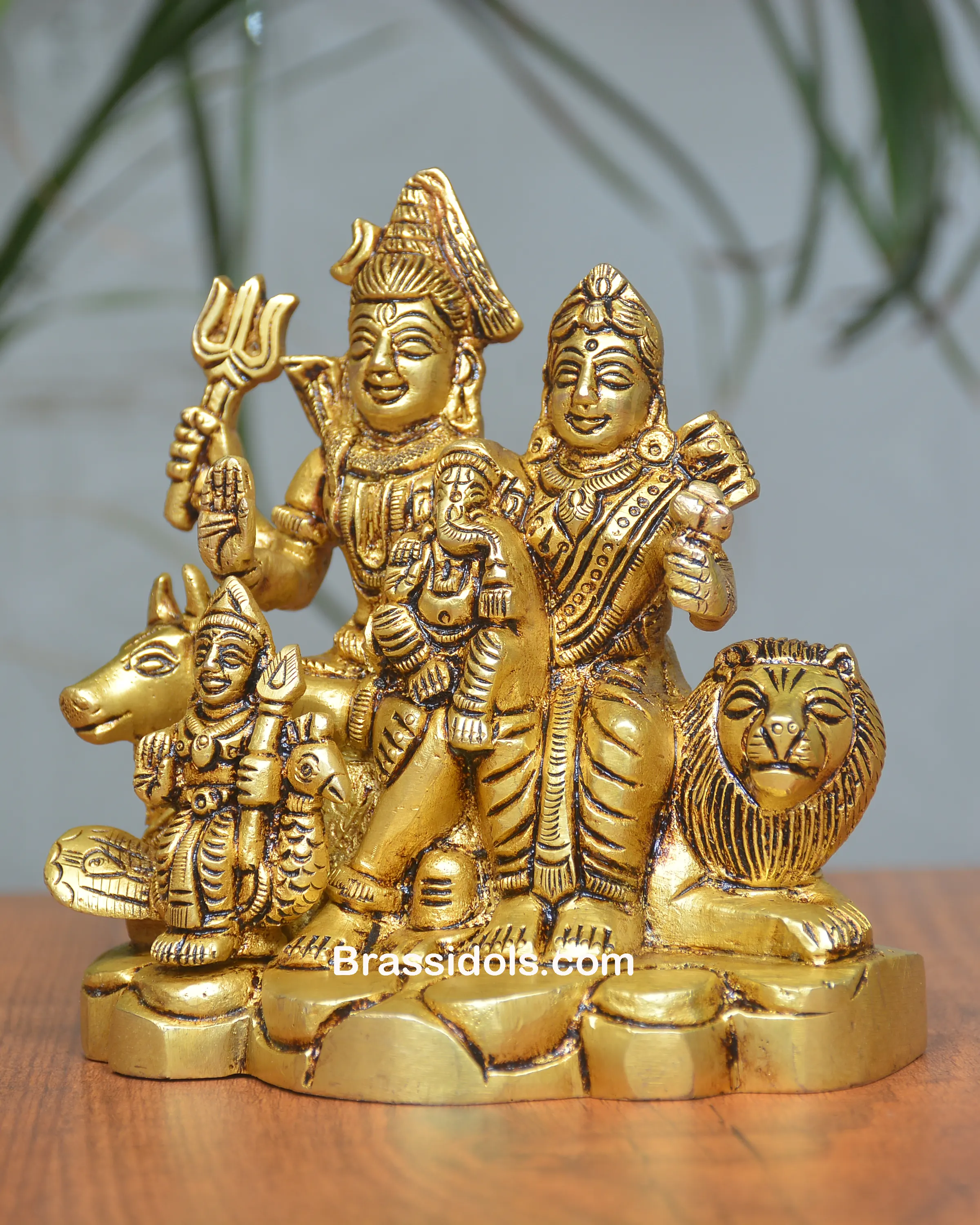 SITTING SHIV FAMILY IDOL - image 1
