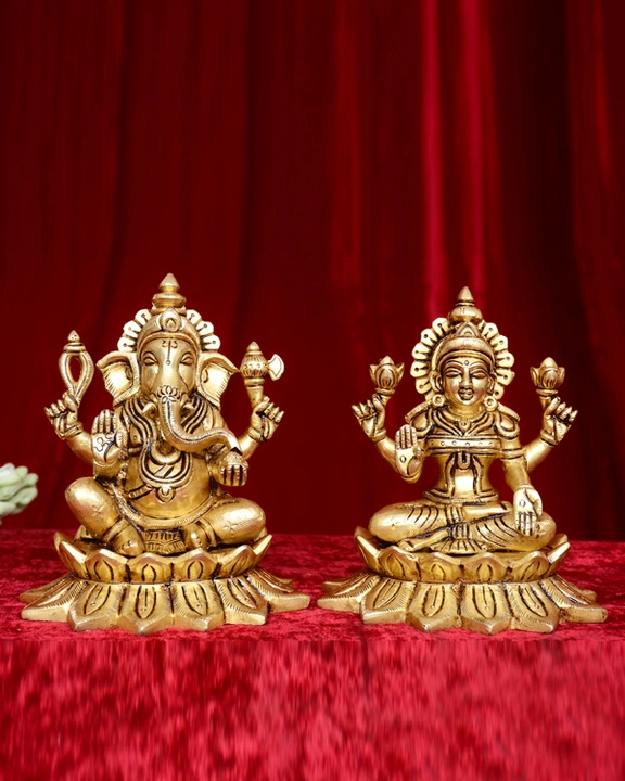 Kamal Laxmi Ganesh -- Lotus Base - image 1