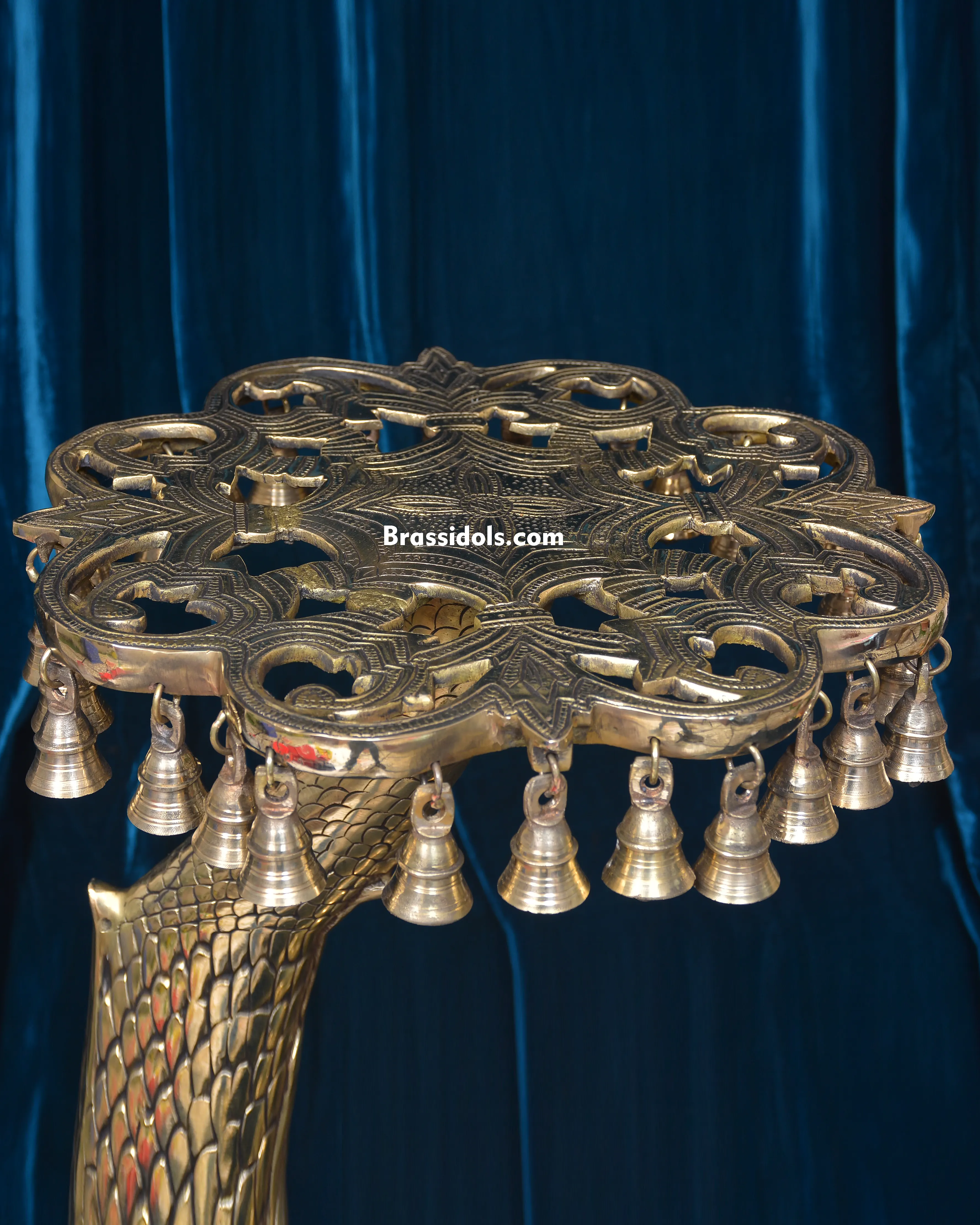 BIG FIST JALLI STOOL WITH BELLS - image 2