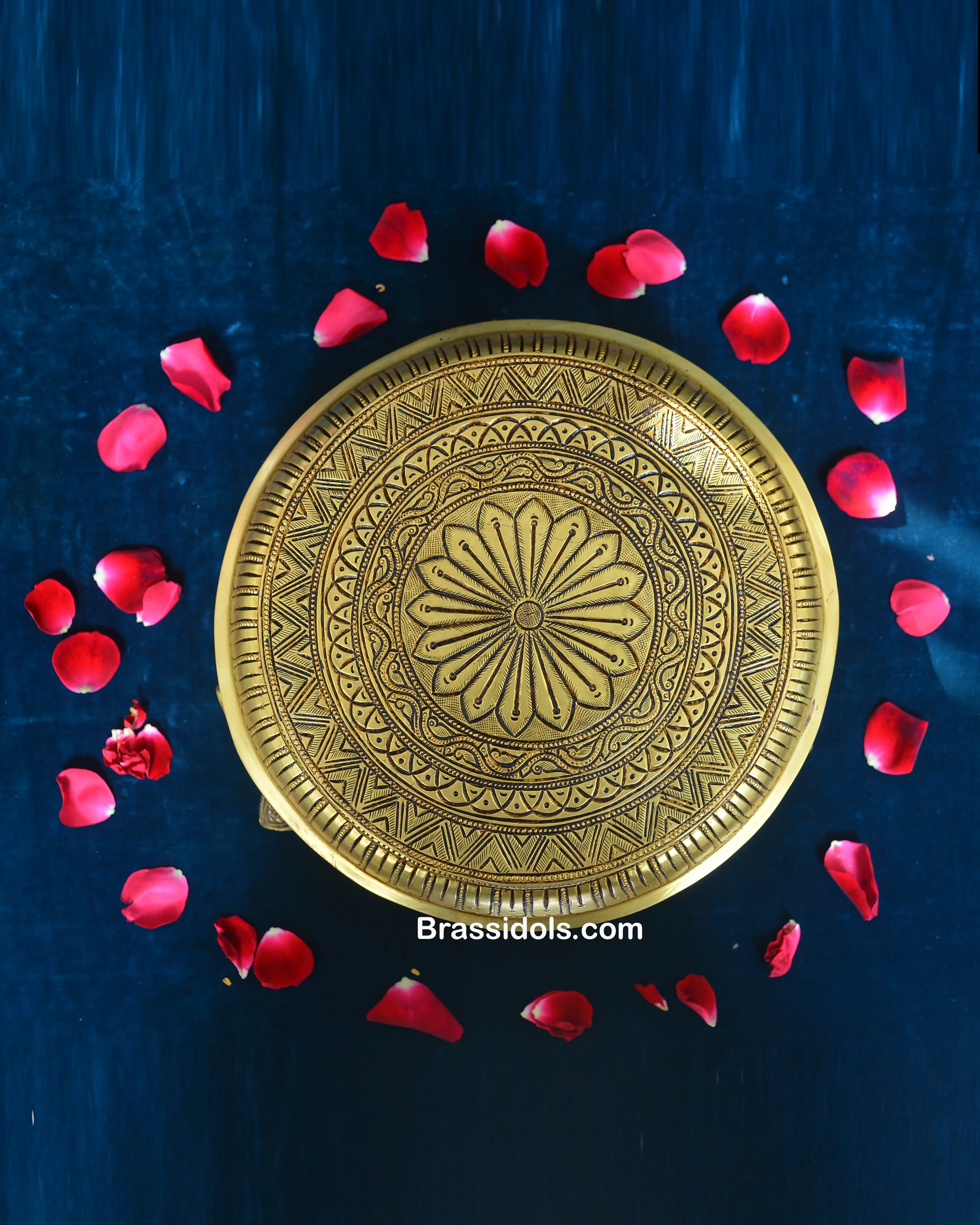 Brass 3 Leg Round Choki 4 Inches - image 1