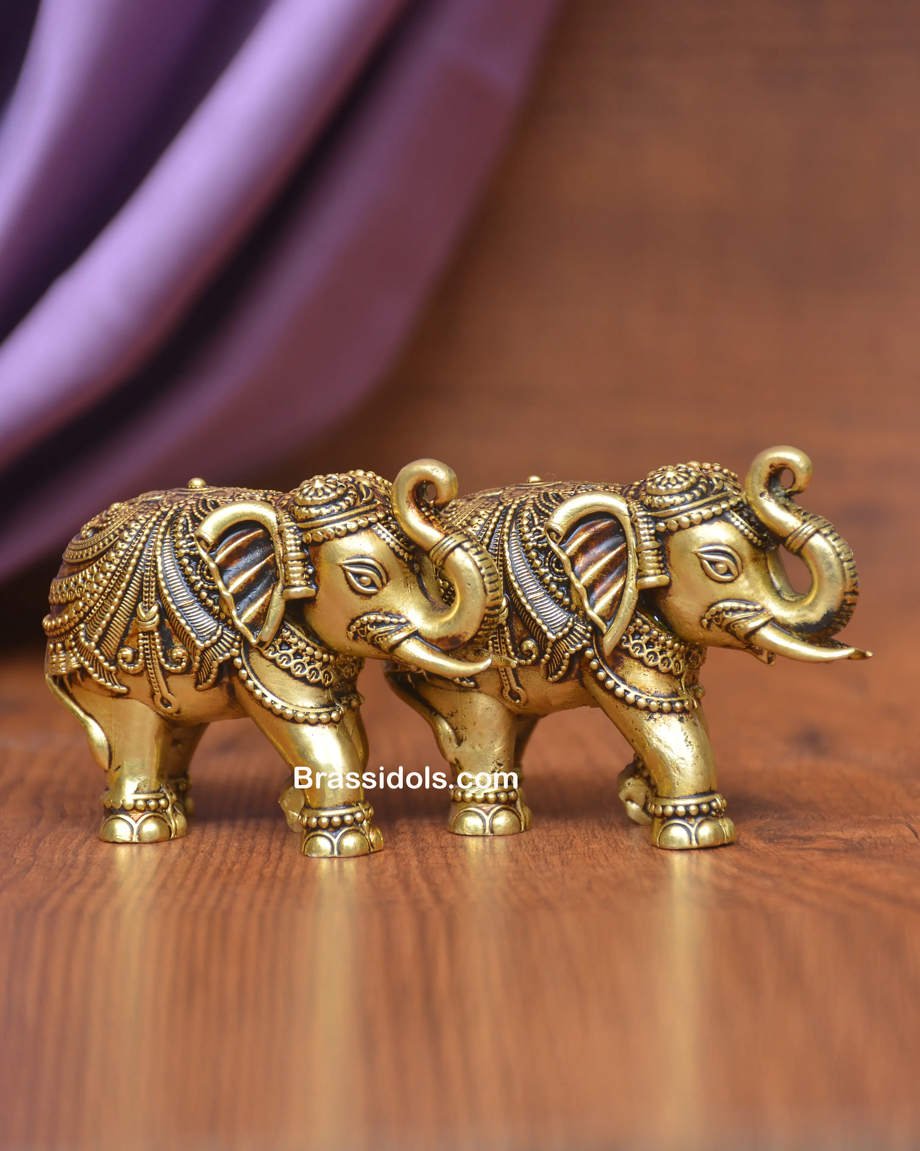 LIGHT WEIGHT BRASS DESIGN ELEPHANT - image 2